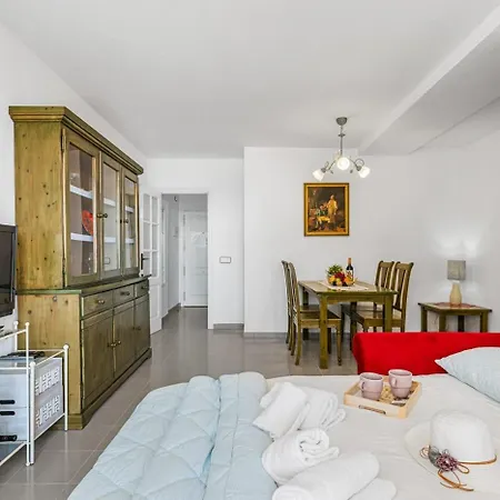 Colon - Plusholidays Apartment