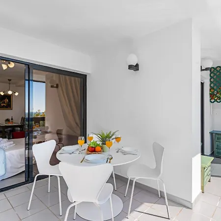 Apartment Colon - Plusholidays *